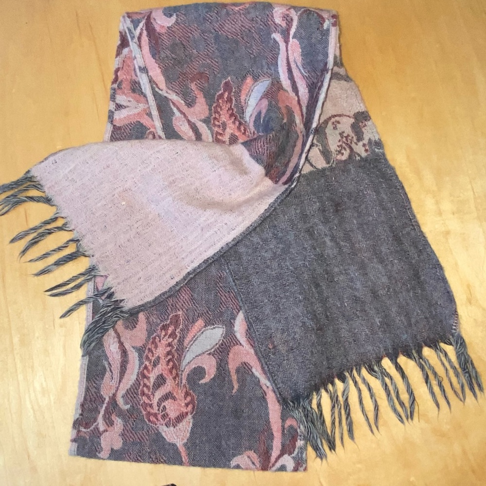 100% Wool Scarf